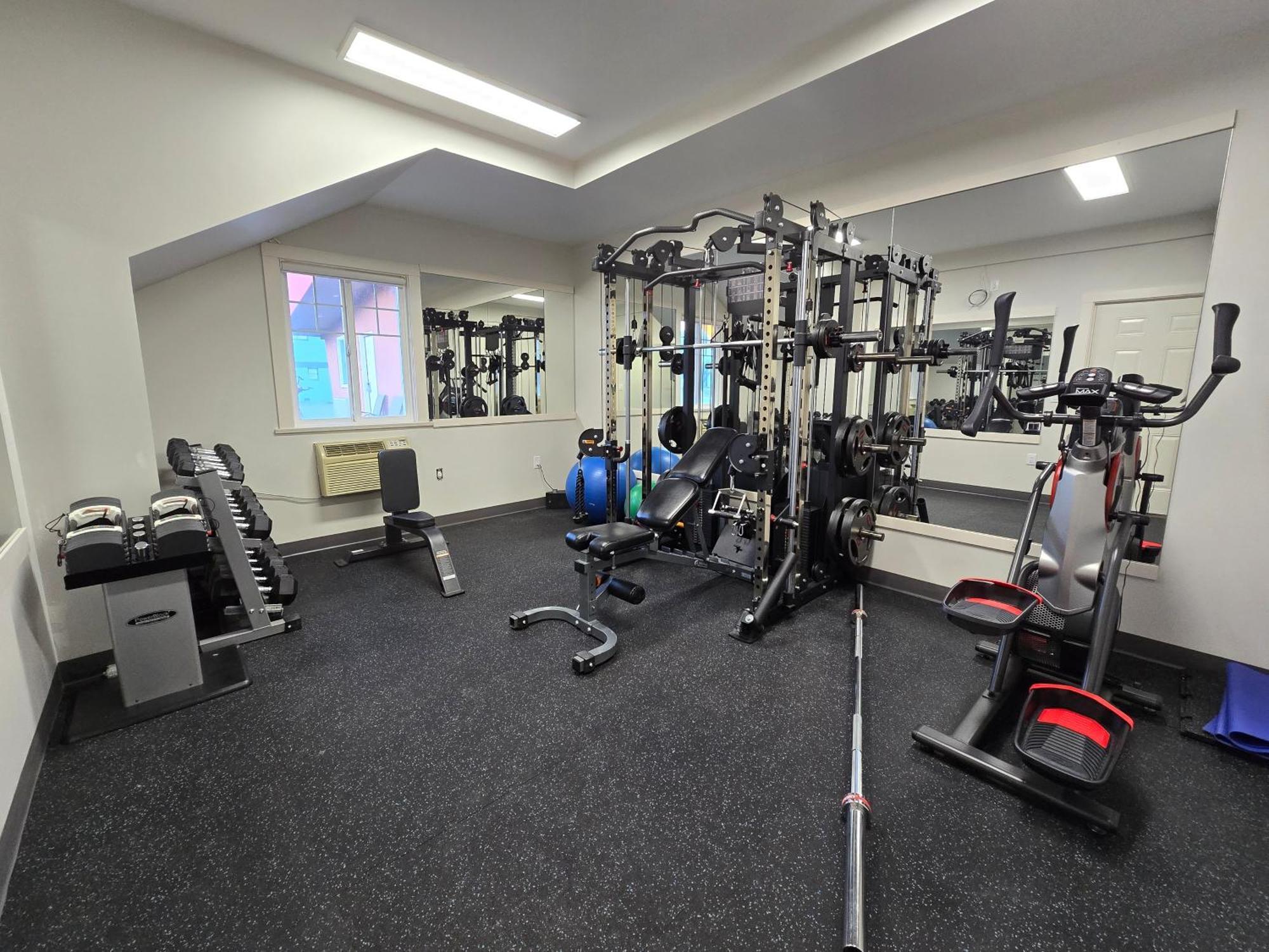 Sahara Courtyard Inn & Suites Osoyoos Luaran gambar