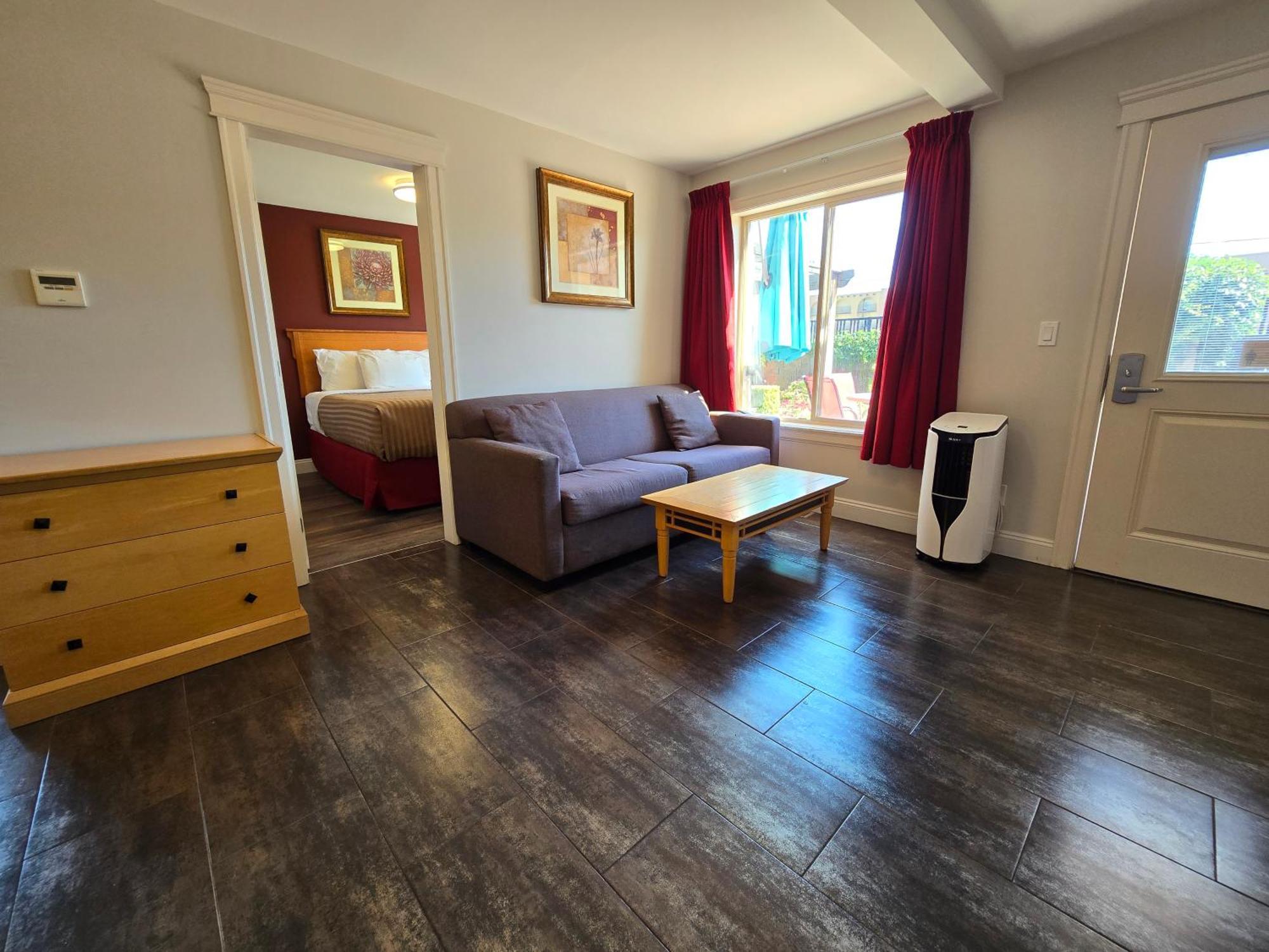 Sahara Courtyard Inn & Suites Osoyoos Luaran gambar