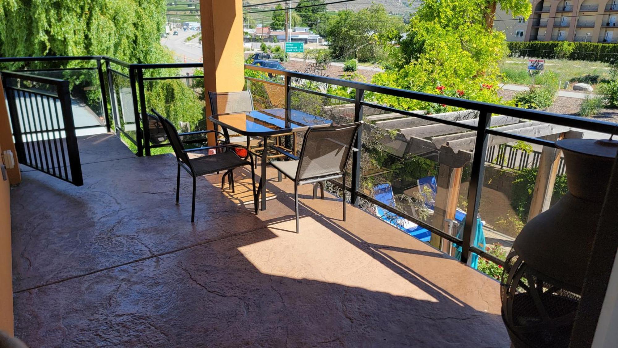 Sahara Courtyard Inn & Suites Osoyoos Luaran gambar