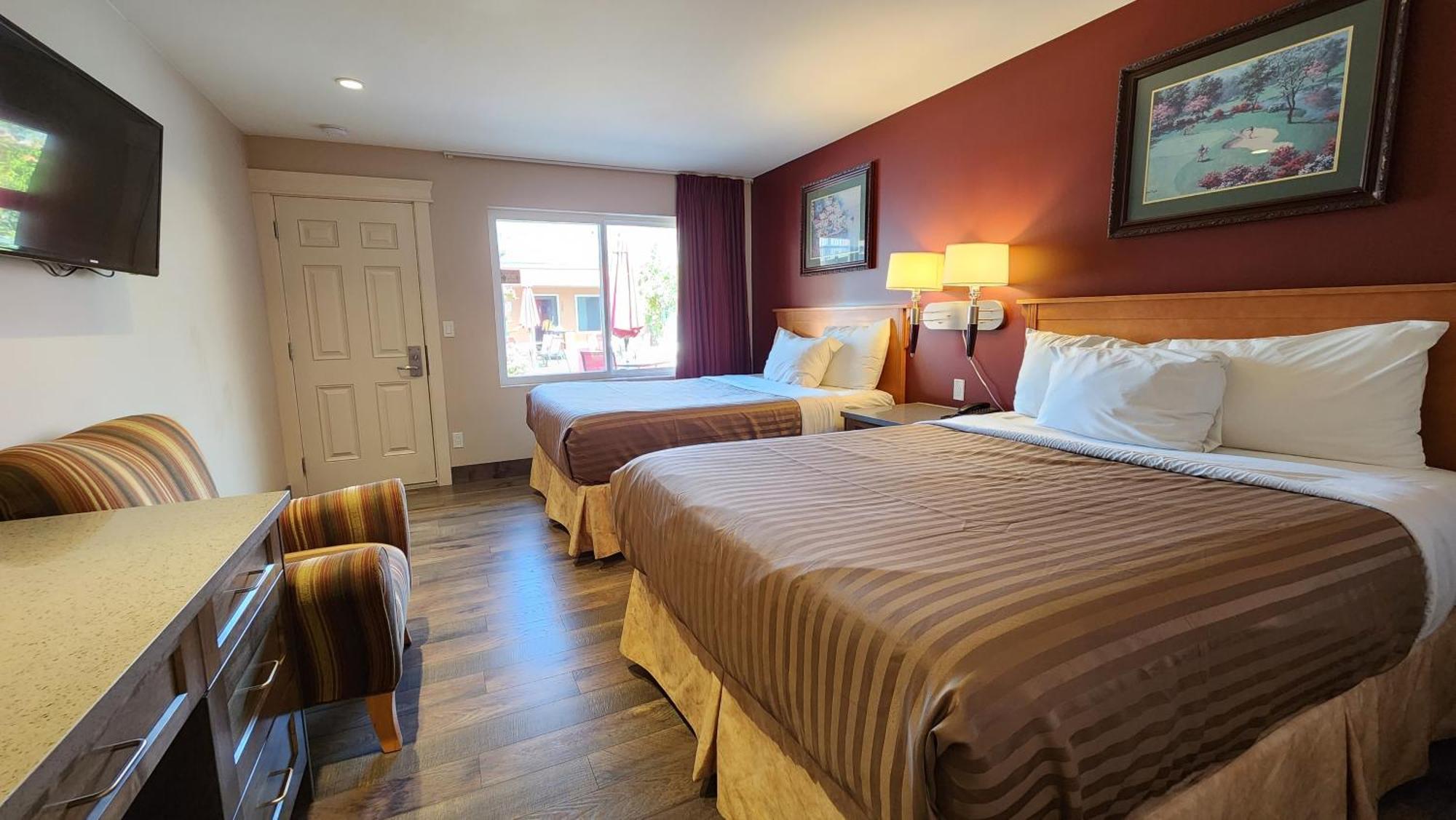 Sahara Courtyard Inn & Suites Osoyoos Luaran gambar