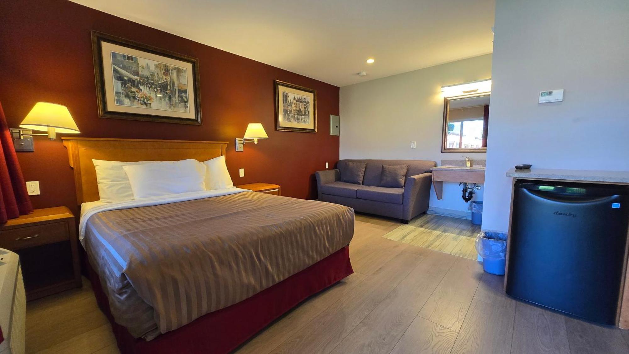 Sahara Courtyard Inn & Suites Osoyoos Luaran gambar